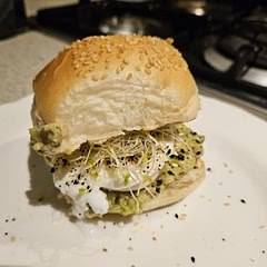 Quick and easy. Also put a bit of sriracha on top of the egg. Delicious!