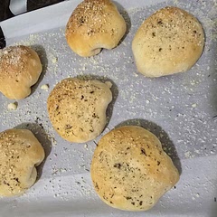 Make these regularly with my kids. They love them. Once done baking i brush with butter, sprinkle some Italian seasoning and parm cheese. They love making their own and gets them interested in helping in the kitchen.