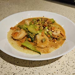 Used green capsicum. Had leftover sauce. So delicious!