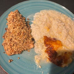 The flavor isn’t bad but good GOD it is watery. It’s drowning the salmon.