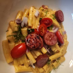 My daughter bestie was over and we licked our bowls clean.
I subbed the ground beef for smoked sausage coins.
Grilled chicken would be good to.