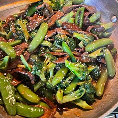 Easy to make and tastes very good!
I used pre-sliced stir fry beef (bottom round) and added snap peas for some crunch. The sauce was bit thick for us, so ended up adding about 1/4 cup water at the end.