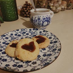 10/10, note that it looks better when you add the jam after baking<3