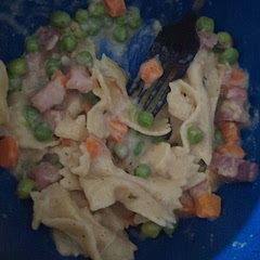 It's like a pot pie without the crust and a little bit of spice from the red pepper flakes. Definitely on my go to list for dinner. Very easy to make and truly one pot. 