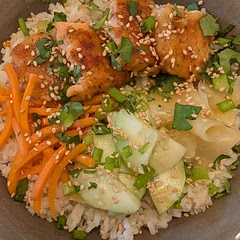 7/21/2025  
C ⭐⭐⭐⭐❌
J ⭐⭐⭐⭐❌ 
Would try a different salmon next time. The preseasoned was a peppery spice that didn't flow well. 