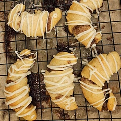 Omg absolutely delicious and perfect! They taste even better than cinnamon rolls! Easiest recipe ever!