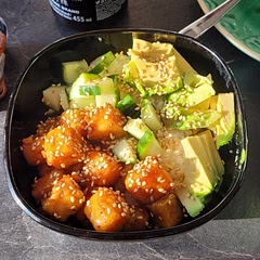 yuuuummmyyyy, had to make some replacements for the sauce so cant comment fully on that (tho it was v yum), but the texture also was awesome. made it w some sushi rice, avocado and cucumber :)