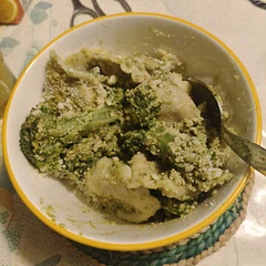 Love the taste of it
I'd just put the brocolis 1 minute or 2 BEFORE adding the tortellini, not after as the recipe says.