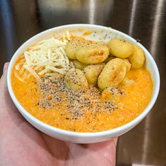 It ok. Sort of bland. 

Instructions are poorly written and don't say to remove garlic peels etc. More flavors than just oregano would be better in the roasted veggies. Gnocchi was nice.