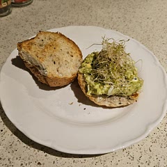 Used a bread roll. Quick and delicious!