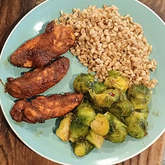 Used regular oil and Sriracha with honey instead of sweet chili sauce and served it with cauliflower rice.  Definitely going into our normal rotation! It's also good as written. 10/10