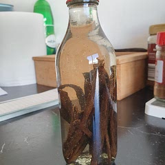 2nd time I make this. I first made it in January 2020 and I still use it now, 5 years later. But it's almost finished and I decided to stop adding vodka to it and just make a new bottle. I'll get extract with a stronger vanilla taste and aroma.