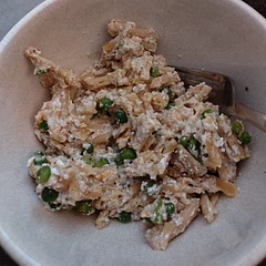 Made it with mushroom pesto and grated Red Leicester cheese and seasoned with garlic and chilli mill. Only added 3 spoons of pasta water as I prefer drier sauces. Threw in some peas. I also use chickpea pasta rather than durum wheat pasta, which has the added benefit of increasing protein content.