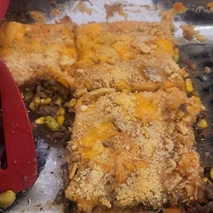 So after my crustless-mini-quiches yesterday,  I got busy again to make a Shepherd's Pie.  I based it on a recipe using the extra lean ground beef from the Meat Surprise bag. 

I had leftover chopped veg from the egg bakes: asparagus, onion, yellow pepper & pickled jalapeños- I added the other half of onion, pepper & 6 crushed garlic cloves.

I wanted to clean our freezer too. We had 🌽, edamame and cauliflower.  I thought we had peas, so edamame was a substitute. 

We had a little bit of mini potatoes to use, & I knew it wasn't enough to use those for the mash, so I used the frozen cauliflower and threw in 4 chopped raw carrots all into the Instant Pot! ( W 1 1/2 cups of beef broth) I wanted a rusted mash with slightly chunky carrots- turns out M says that is called a "Stoemp". 

Meanwhile,  threw the beef into a skillet  with the chopped veg for a bit.  Then some Lea & Perrins, rest of broth, salt & pepper, dried thyme & the frozen 🌽 & edamame. 

Layered the beef into my 9×13 dish, spread the "stoemp" around on top with a 1/2 cup of the shredded cheddar cheese 🧀 from the dairy bag.
I then spooned some parmesan cheese on top & realized this was a fantastic opportunity to use up 4 little packets of cracker crumbs I've been holding onto.  Triscuit Rosemary,  Dill & something balsamic,  plus veggie thins.

Ta-dah!!! I am thrilled with using up what we have for this meal. It was perfect for a rainy day.  Definitely feels like fall, but in August. 
