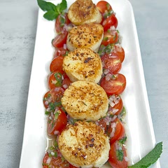 Very fresh and delicious. I made it with the scallops and loved it!
