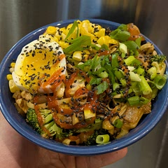 Great recipe! I topped it with a soft boiled egg, green onion, and corn