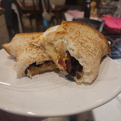 This is so good I usually make it with a tortilla, but this is soo good too