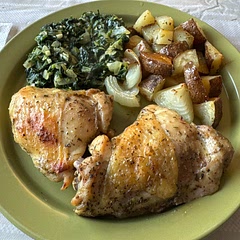 Made it with sautéed spinach instead of roasting green beans, went great with the chicken and potatoes!