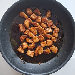 It tasted superb. All the ingredients came together and formed a super dish. The sweetness is just right. I would definitely recommend it. 