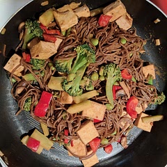 Trop vinaigré mais bon. Faire plus de sauce. Ajouter des légumes pour plus de couleur