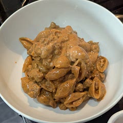 Thought it was a bit bland and too heavy on the cream, so ended up adding more tomato sauce (passata). Definitely reminds me of Hamburger Helper. But I think it was a little less exciting than I'd hoped