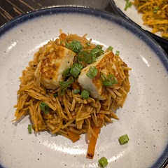 This was quick to make and was very tasty. Me and my wife both agreed we would make it again. Used frozen corn kernels instead of baby corn. Noodles were a little dry so I added some chicken stock at the end. Overall a good dish. I think it will get better the more times I make it. Came out good for the first time though.