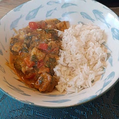 This was absolutely delicious! Used 3 tbs curry paste and 500 grams of tofu that I baked in the oven for 30 mins.