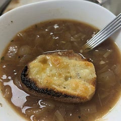 Made this for a volunteering event. The soup was great. I didn't have oven-safe bowls so had to broil the bread separately.