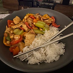 Great beginner stir fry recipe- I didn’t make any sauce with it and used a regular pan and some of the oil. Great way to hide veggies.