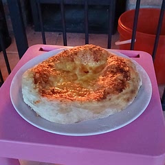 Very, very, VERY GOOD it tastes like from italian pizzeria