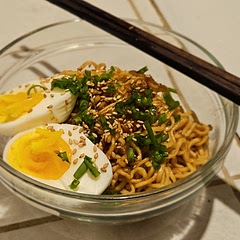 So good and soooo simple! I added green onions, sesame seeds and a boiled egg for protein! 