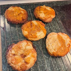 Came out amazing. It really was like that spicy sweet perfect gochujang flavor over the sugar cookie. Had a good chewy center with that crisp outer edge. Very good.