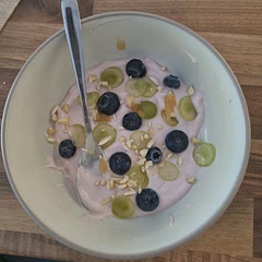 It tasted lovely, although i had to use some alternatives like yoghurt and grapes, it tastes amazing!
