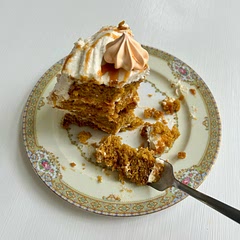 Ultra moist & spiced pumpkin cake 🎃 perfect to sweeten up the winter weather :)