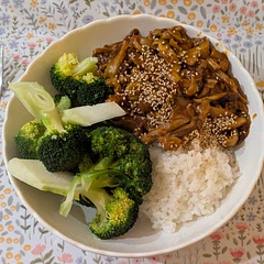 Very quick recipe. I enjoyed it but the sauce is a strong flavour and overwhelms an expensive type of mushroom. I would try this again with portobello mushrooms. 

I added crushed seaweed sheets on top and sesame seeds. 