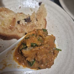 I used 3/4 cup red lentils and it still made enough for 3. Can definitely cut this in half, and blend or immersion blend for the best texture 🍲 