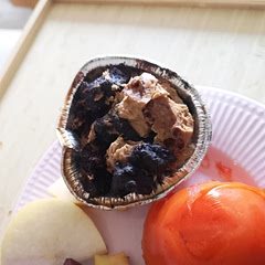 Sooo yummy, in the black dough could be more sugar. You can make less brown dough 