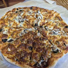 It makes 4-10in crusts. You need to plan ahead to make it. 24hrs. Didn't get super crispy. Baked 450 for 10ish minutes