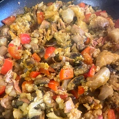 Cooking took abut longer as i used frozen cauliflower which i had to boil first and i added bacon. I made enough to keep me going for the week. So once cooked it is just the case to warm it for breakfast rest of the week.