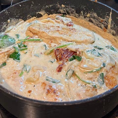 We love this dinner, it’s so filling and hearty. Perfect for a cold day or dinner parties.