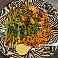 Quick and easy recipe with a lot of flavor! We served it with Spanish rice and the parsley and lemon were perfect toppings.