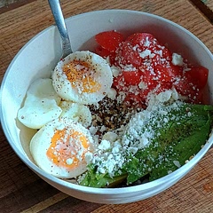 Light and filling. Needs some salt and pepper and I added an extra egg for more protein. Would have preferred a poached or soft boiled egg so it's more moist. Would be better for some people for a lunch. 8/10