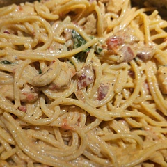 10/10. Definitely going to be in rotation 😋 Tweak it with your own seasonings. I heavily season my chicken 1hr before & cooked it in 1tbsp of the bacon grease. Added like 2.5 handfuls of spinach (it cooks down tremendously i know) and added much more crushed red peppers & used Italian style shredded cheese.