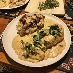 Really tasty, rich and decadent sauce. Had with some leftover tartiflette. Lots of sauce. Love this.