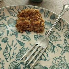 Very tasty with a light fishy taste! Great topped with either lemon juice or salt. I like mine served alongside asparagus.