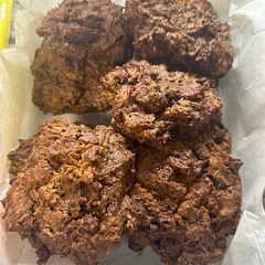 I know they look questionable but I’m pleasantly impressed with the cookies, I followed all ingredients but the almond flour, it was also in the oven for at least 18 min cuz they were too gooey for me. Very sticky when trying to form the shape but veeeery tasty can’t deny it.