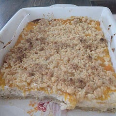 Muy rico, sabe cómo a cheesecake. Yo hice mi propia mermelada con duraznos en lata, tal vez la próxima vez les ponga algo de azúcar porque no sabe muy dulce pero aún así sabe rico.