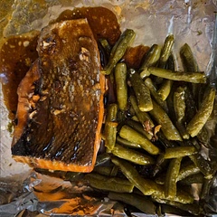I used canned green beans, the only veggie I had that would work. Was tasty and used coconut aminos. Turned on broiler for last few minutes. I would use less or no sweetener next time because aminos are sweet.