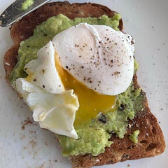 I’ve tried so many methods. Usually resort to a silicone pod to poach my eggs. This was perfect and the eggs were just how I like them.
