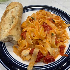 I love how silky the sauce turned out to be!
I think the flavor is missing just a little something, but I can’t put my finger on what. Maybe a splash of lemon?